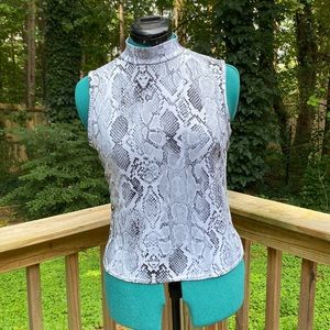 “Pinc” White/Black sleeveless snakeskin top